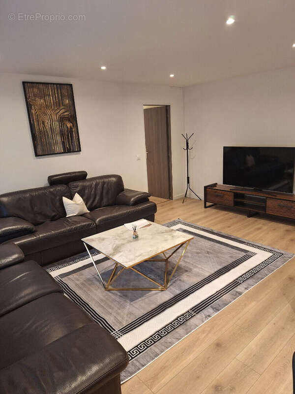 Appartement meublé 3 Chambres proche futur complexe Néoma - photo 2