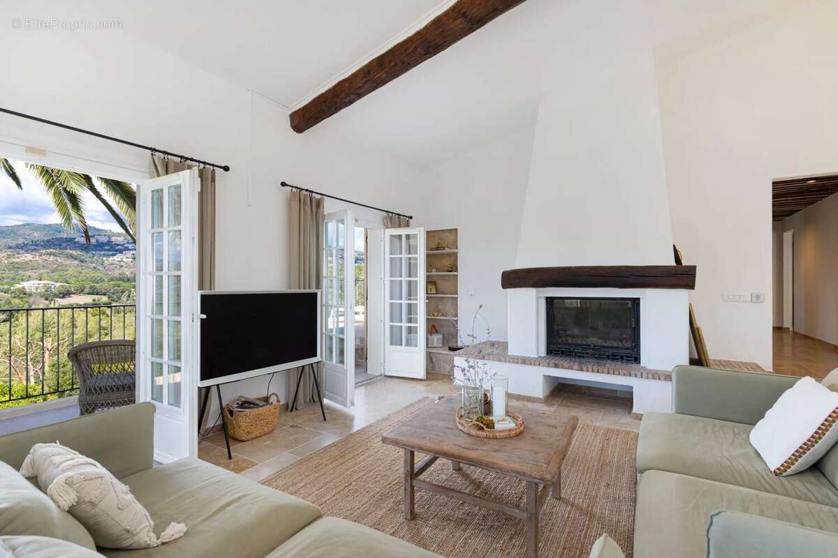 Appartement à MANDELIEU-LA-NAPOULE