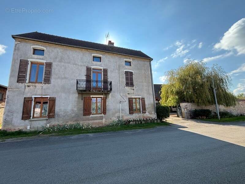 Maison à NANTON