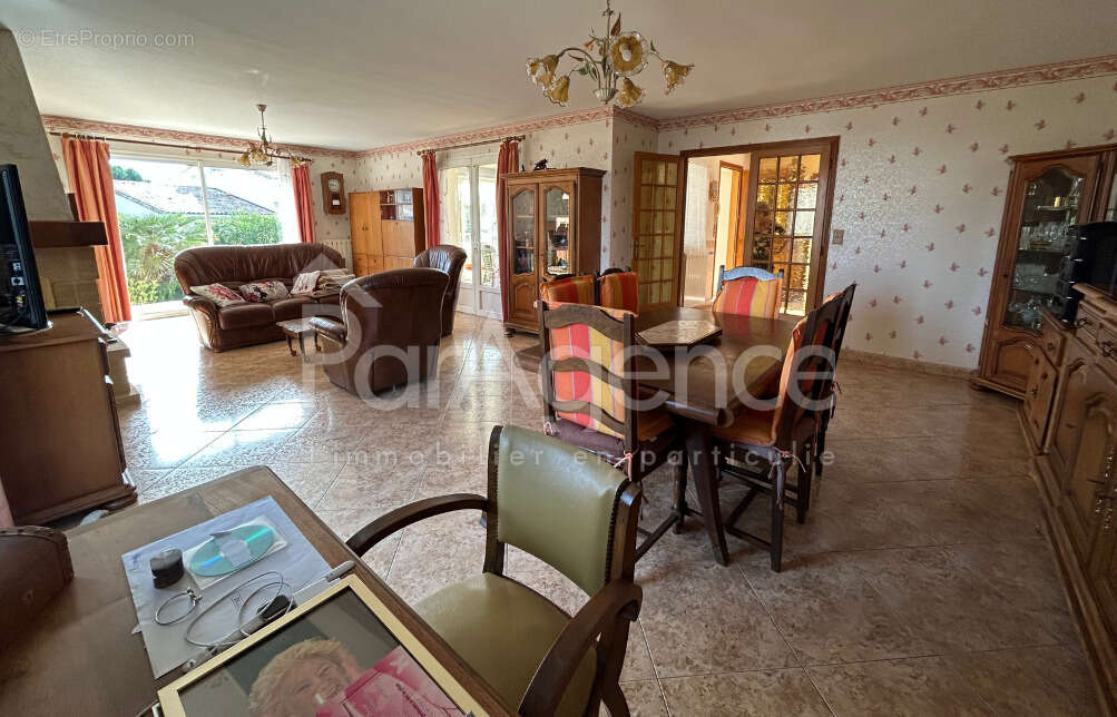 Maison familiale avec beau terrain arboré - photo 3