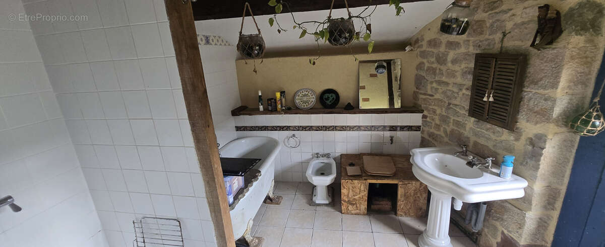 Maison en pierre à rénover - Charme et authenticité au cœur de Ligneyrac - photo 6