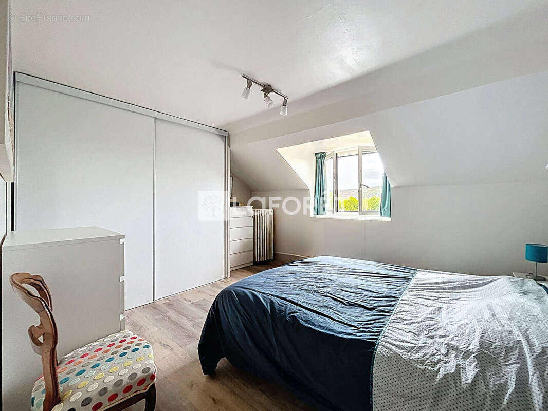 Maison à COURCELLES-SUR-SEINE