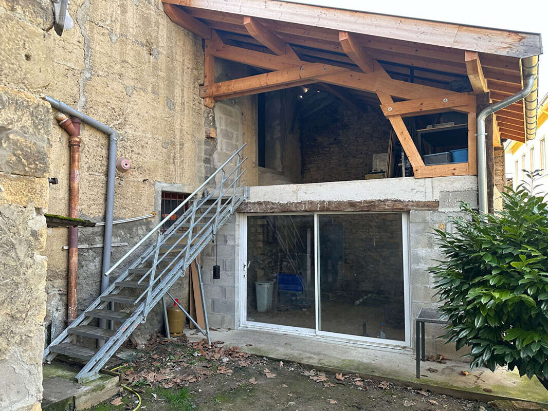 Maison à DOMARIN