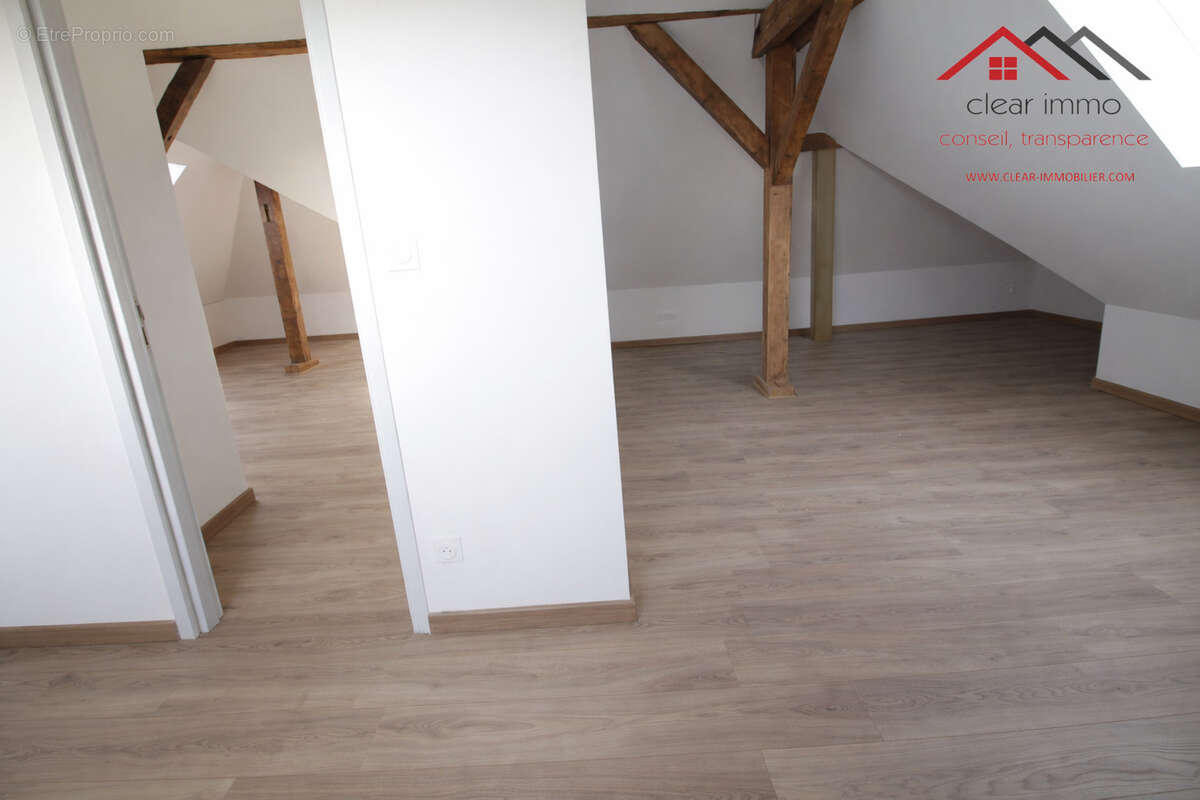 Appartement entièrement rénové avec 2 places de stationnement - photo 4