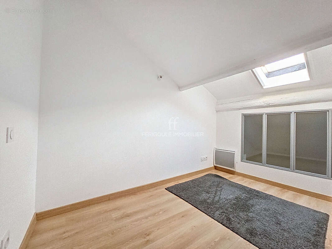 Appartement à VILLENEUVE-LES-AVIGNON