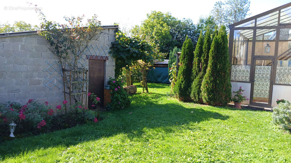 Maison à CHAUSSENAC