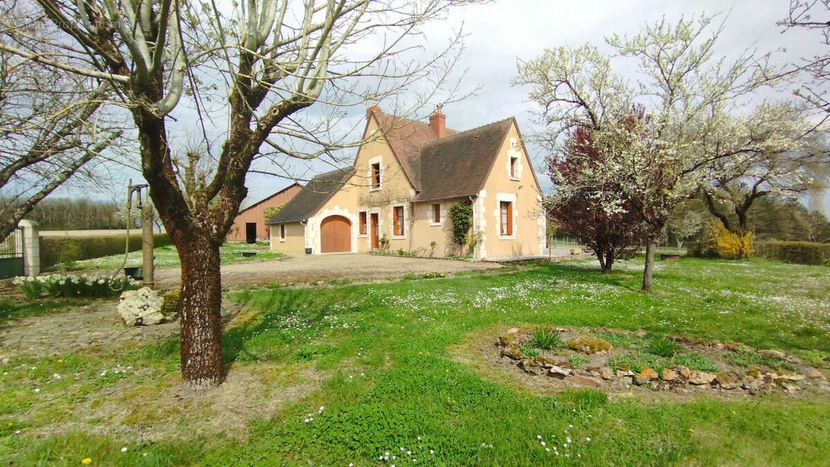 Maison 146 m² à Boussay  - photo 2