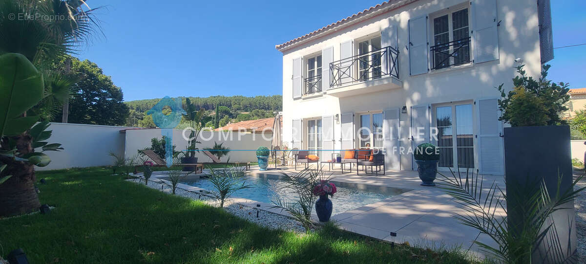 Maison à CAVEIRAC