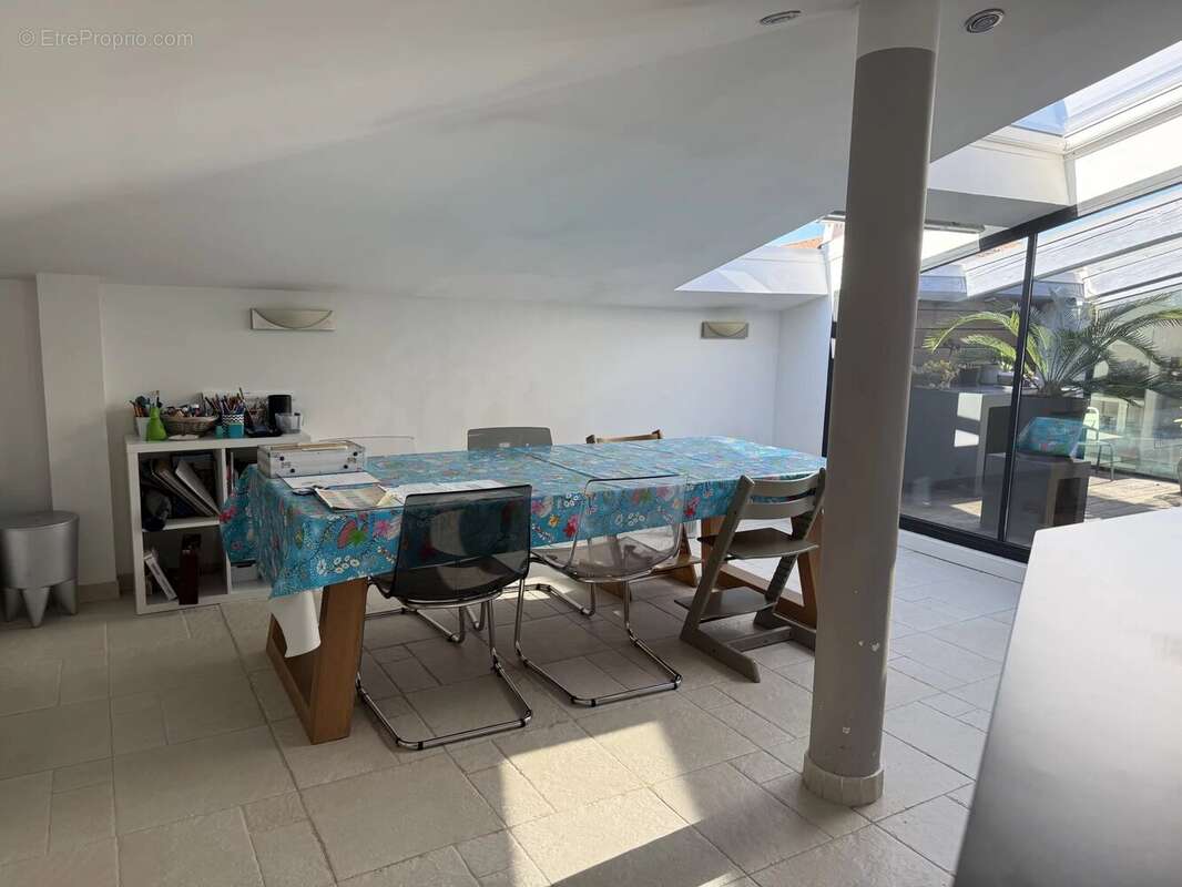 Appartement à VENELLES