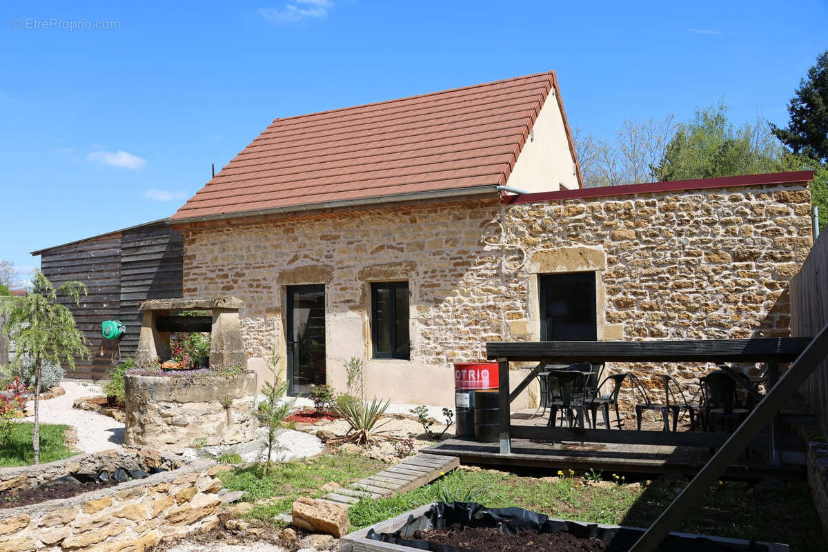 Maison à CHAROLLES
