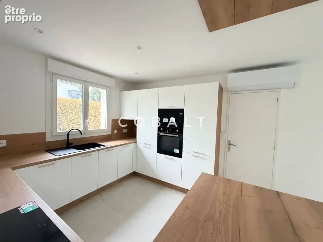 Maison familiale rénovée aux volumes généreux dans un cadre paisible. - photo 4