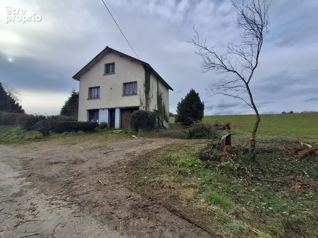 Maison à CHATEAUNEUF-LA-FORET