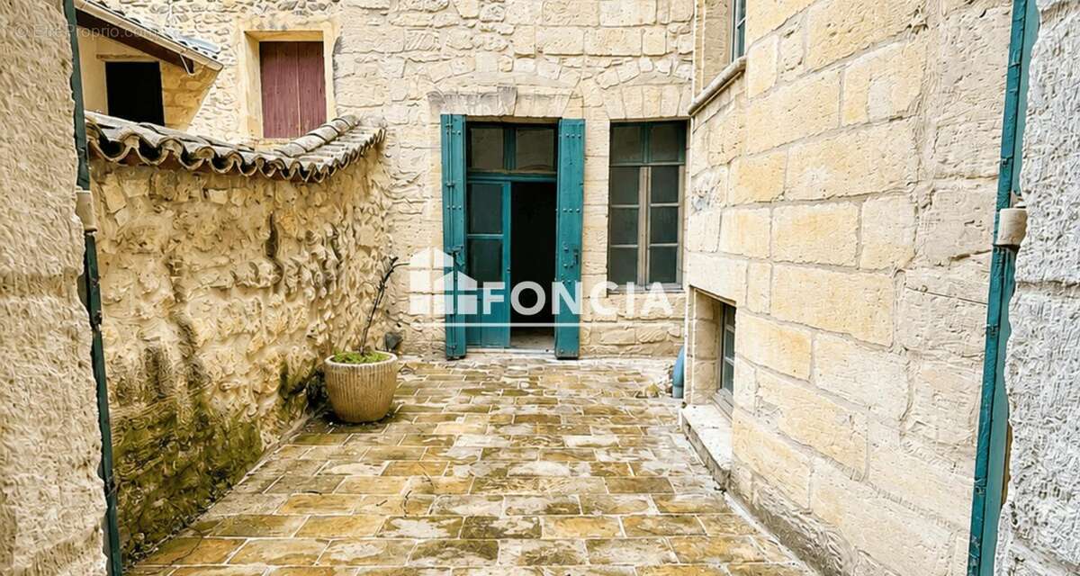 Appartement à UZES