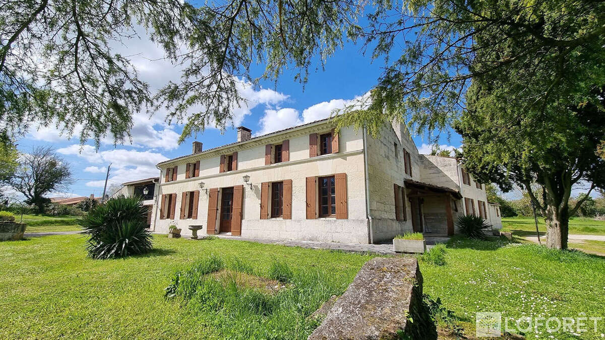 Maison à SAINTES