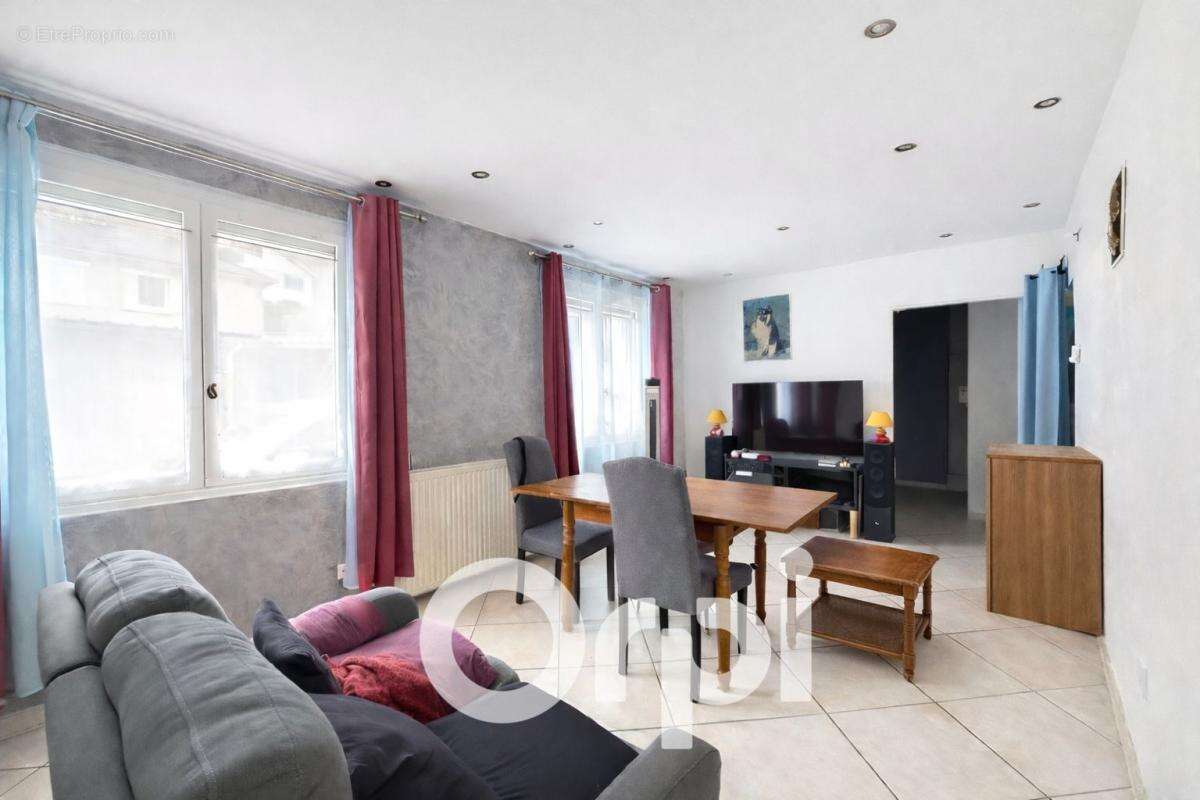 Appartement à FROGES