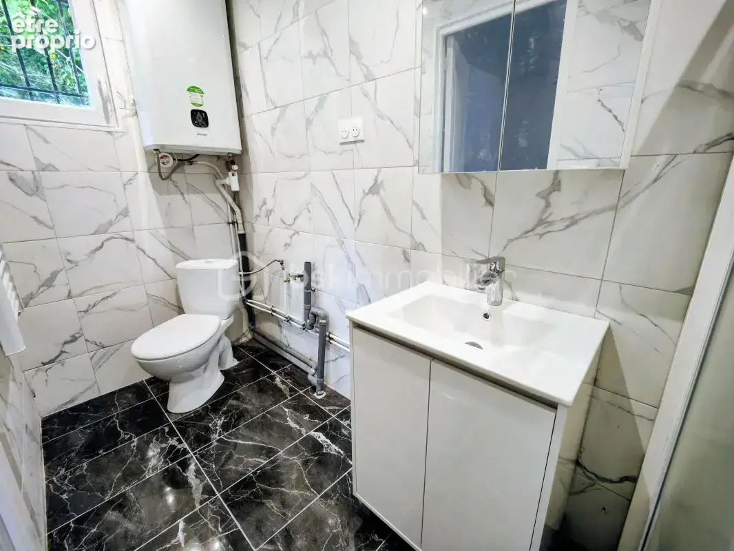 A l'abris des regards, maison rénovée dans un écrin boisé au calme - photo 8