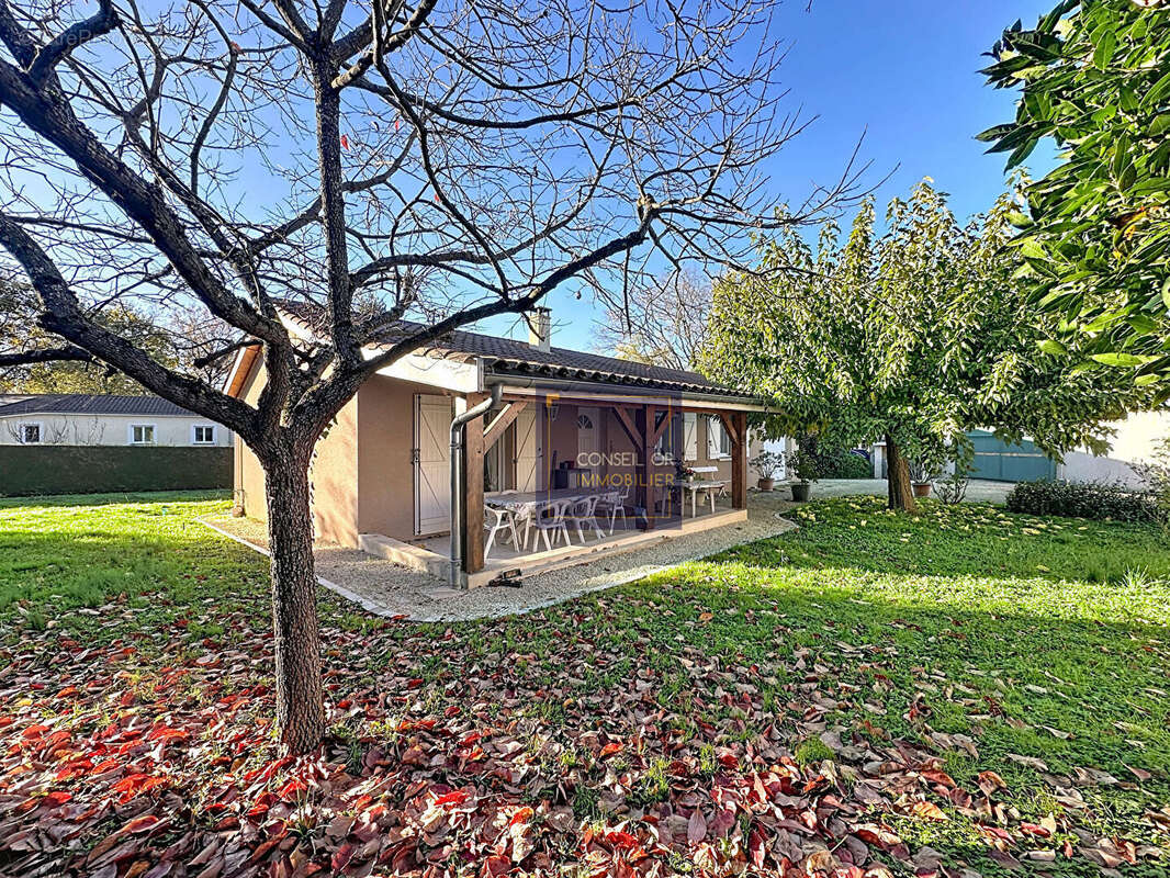 Maison à SAINT-GENIS-LAVAL