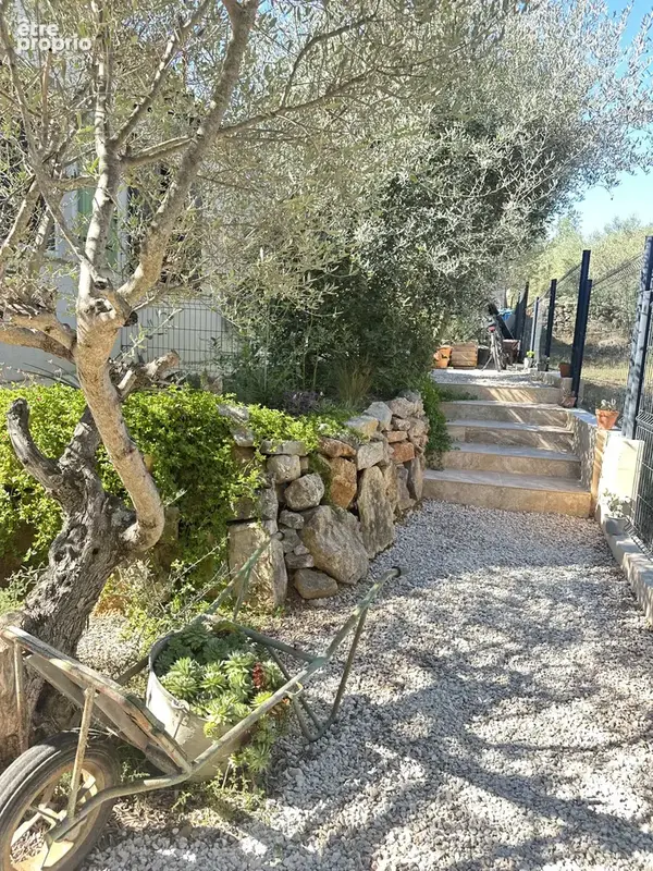 Exclusivité - Carcès - Villa de type 4 + véranda sur 759 2 avec piscine. - photo 7