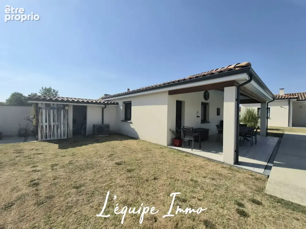 Villa récente de plain-pied comprenant 3 chambres avec piscine chauffée et T2 indépendant - photo 17
