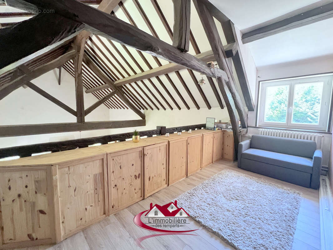 Maison ancienne sur plus de 2500 m2 de terrain - photo 11