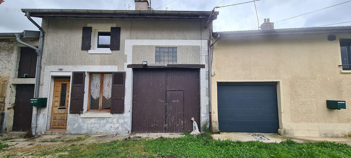 Maison à LINY-DEVANT-DUN