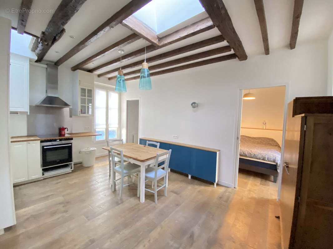Appartement à PARIS-17E