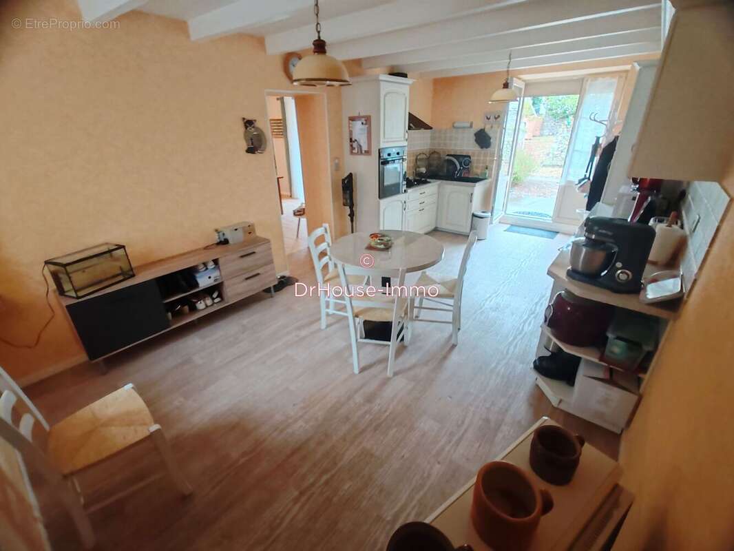 Maison 115 m² à Dange-Saint-Romain  - photo 3
