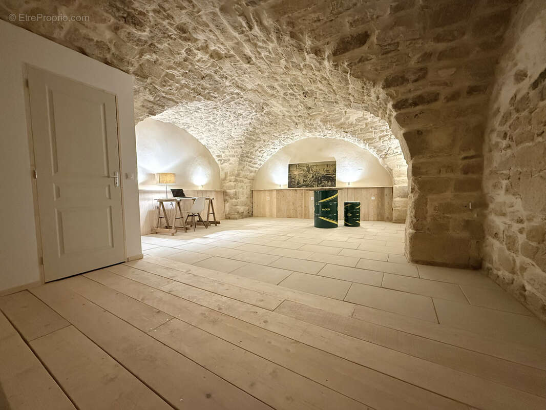 Parking à SOMMIERES