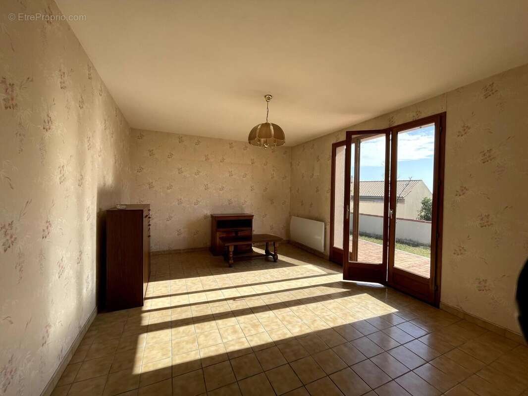 Maison 59 m² à Saint-Jean-D'angely  - photo 5