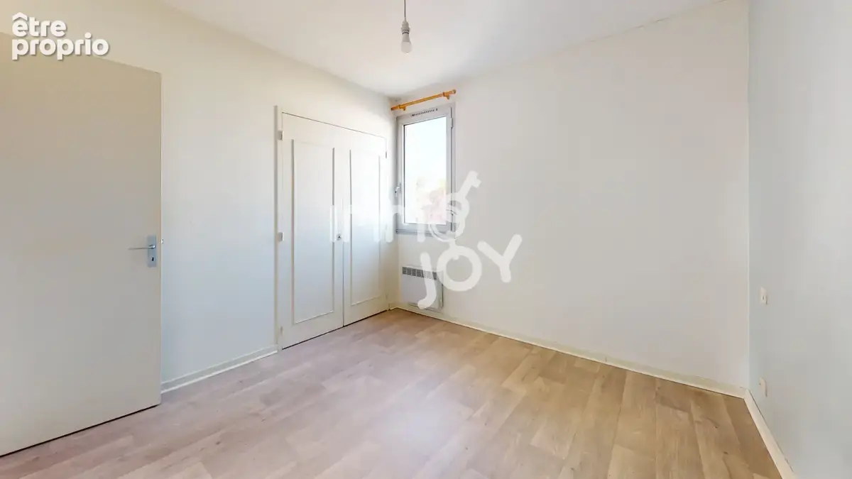 A vendre local d'activité + Appartement - photo 10