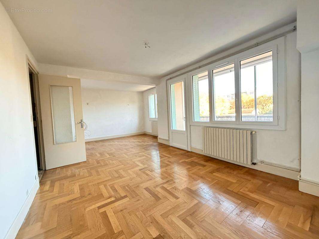 Appartement à LYON-8E