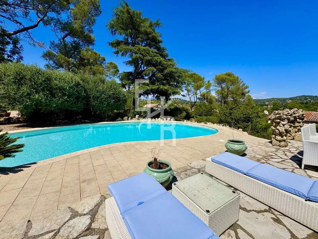 Maison à MOUGINS