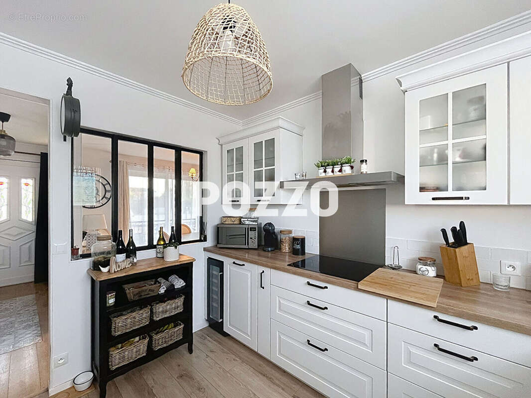 Maison à DONVILLE-LES-BAINS