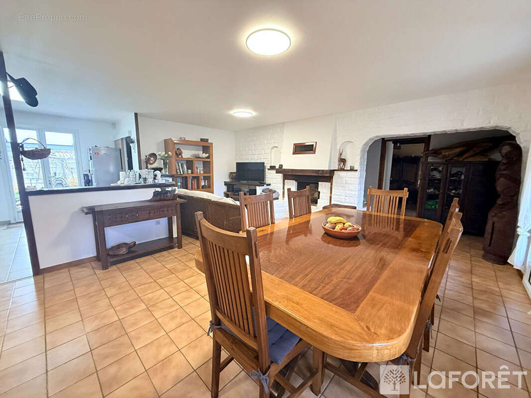 Maison à SAINT-JEAN-D'ILLAC