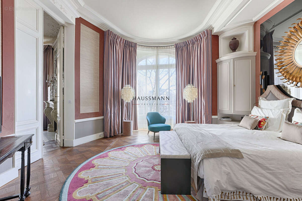 Appartement à PARIS-8E