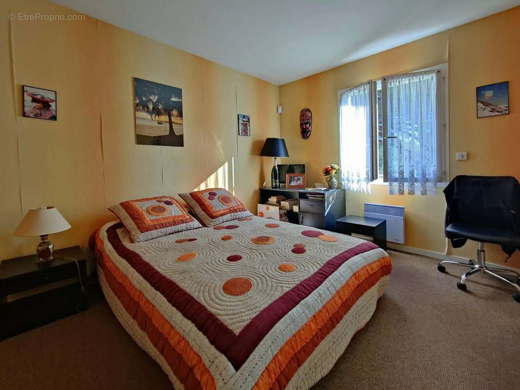 Maison à SAINT-MICHEL-DE-RIEUFRET