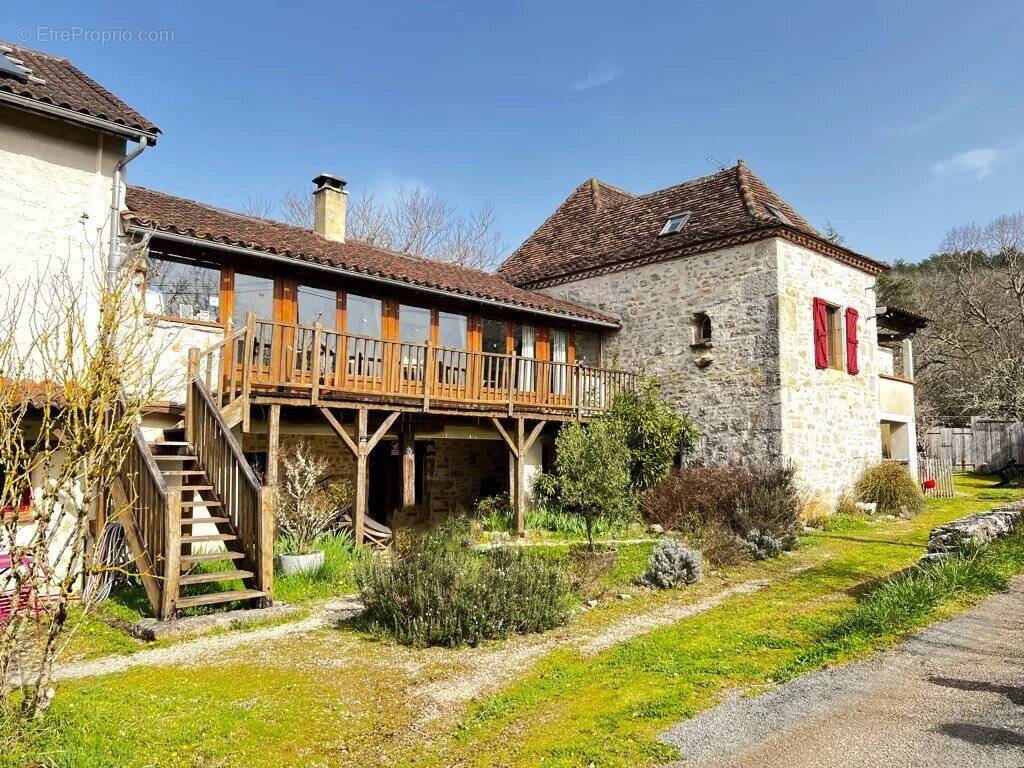 Maison à SAINT-CIRQ-LAPOPIE