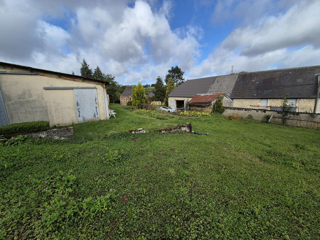 Forte baisse de prix ! corps de ferme avec maison et dépendances - photo 21