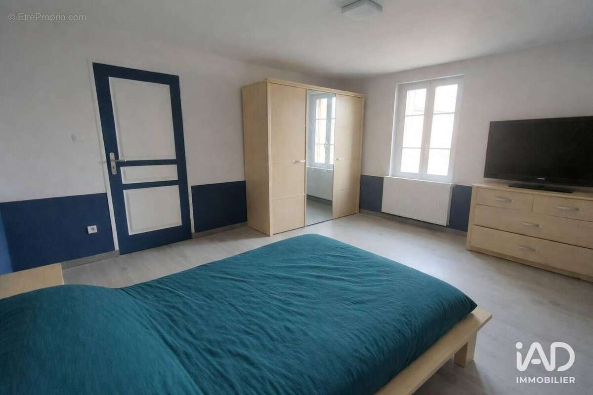 Maison 207 m² à Pleure  - photo 8