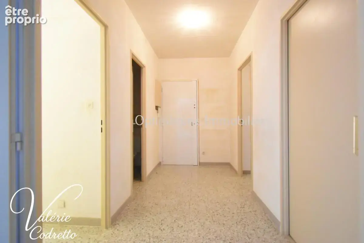 À vendre – Appartement T3 98 m² avec terrasse et 2 garages – Port d’Hyères 83400 - photo 14