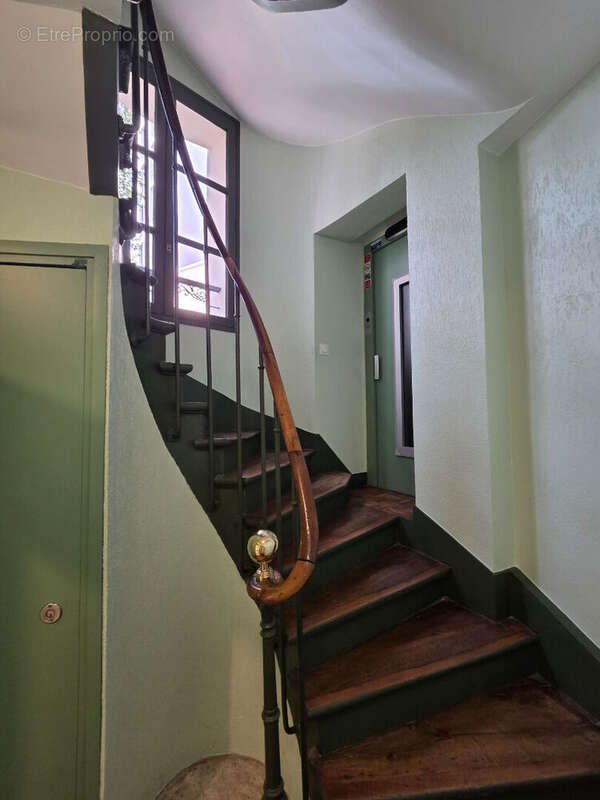 14ème - ST 25,52m2 à rénover - photo 3