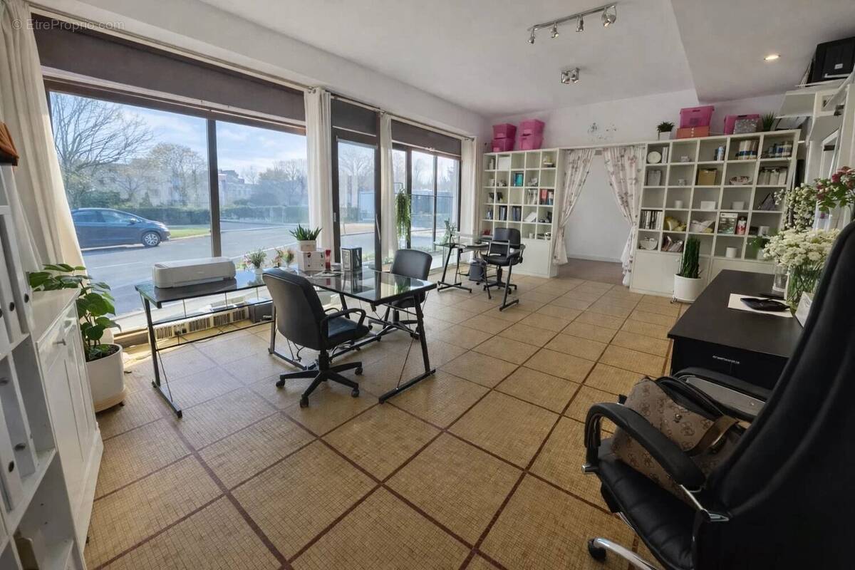 Commerce à SAINT-CIERS-SUR-GIRONDE