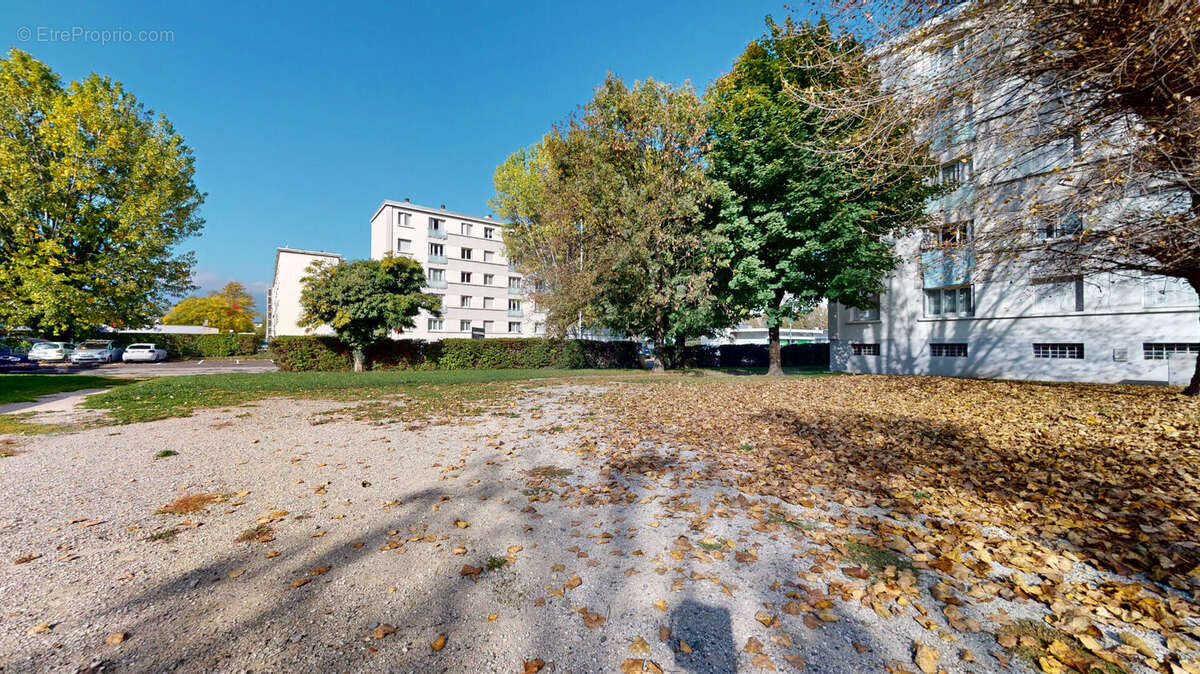 Appartement à SAINT-MARTIN-D&#039;HERES