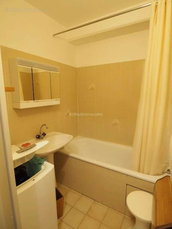 Appartement à GREOUX-LES-BAINS