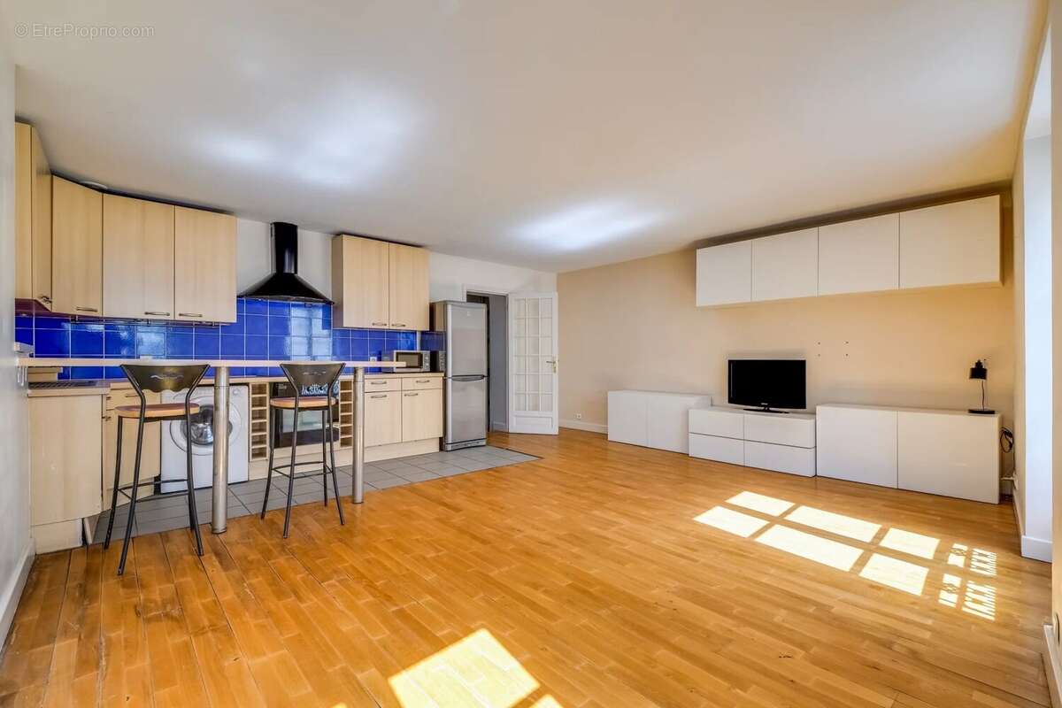 Appartement à PARIS-3E