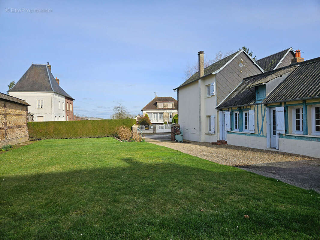 Maison à LA NEUVILLE-CHANT-D'OISEL