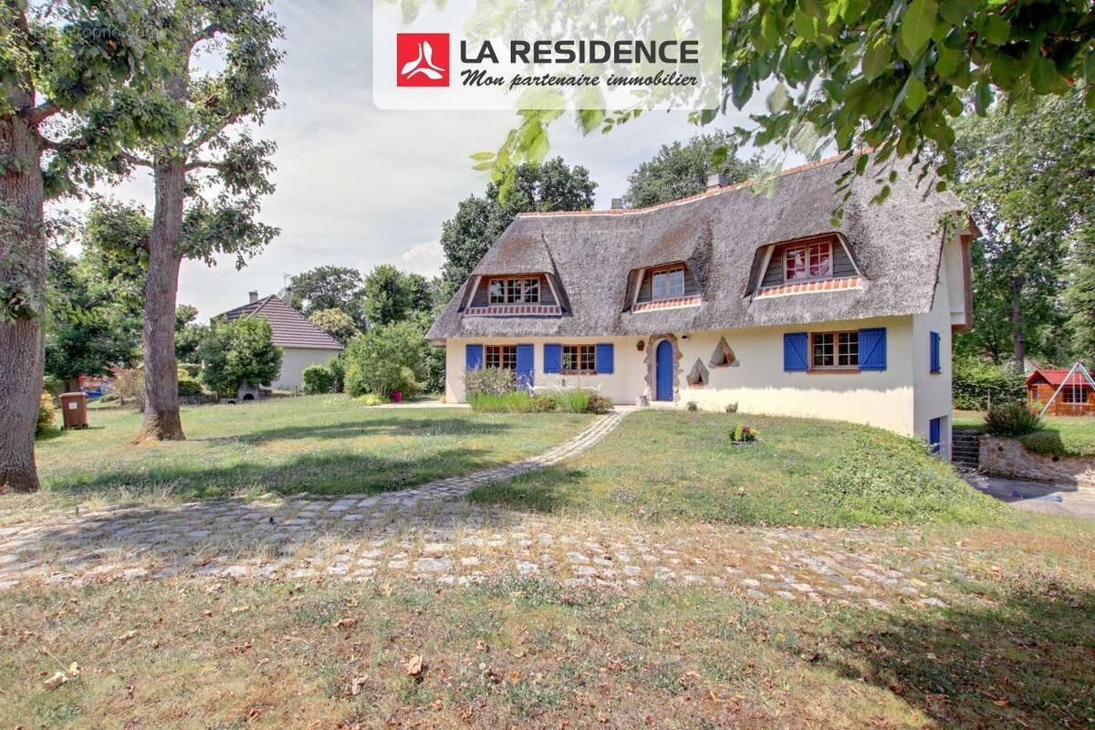 Maison à LE MESNIL-SAINT-DENIS