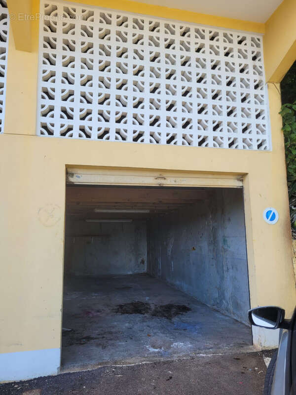 Parking à LE GOSIER