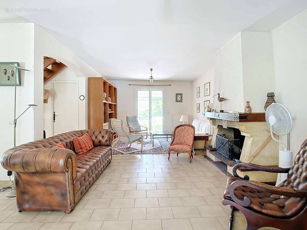 Maison à SAINT-CLEMENT-DE-RIVIERE