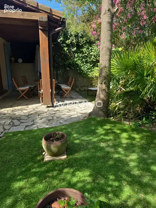 Exclusivité - Mini-villa T3 avec jardin de 110 m2, piscine et parking privatif Le Beausset - photo 2